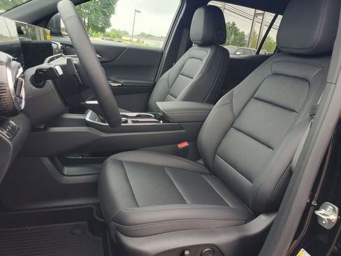 New 2026 Chevrolet Equinox LT w/ Convenience Package II AWD/4WD image 6