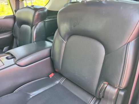 Used 2016 INFINITI QX80 Luxe w/ 22" Wheel Package image 10