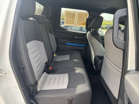 Used 2025 Toyota Tacoma TRD Off-Road image 23