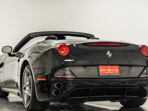 Used 2011 Ferrari California image 7