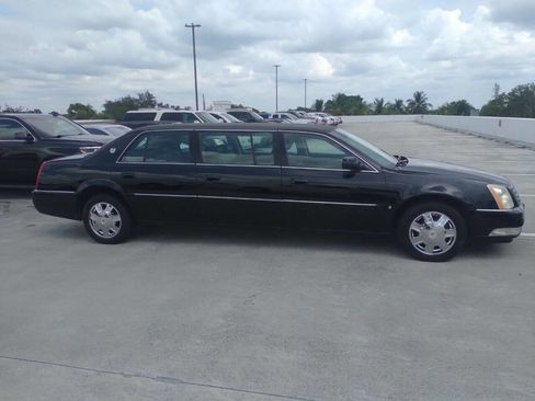 Used 2008 Cadillac DTS Limousine image 5