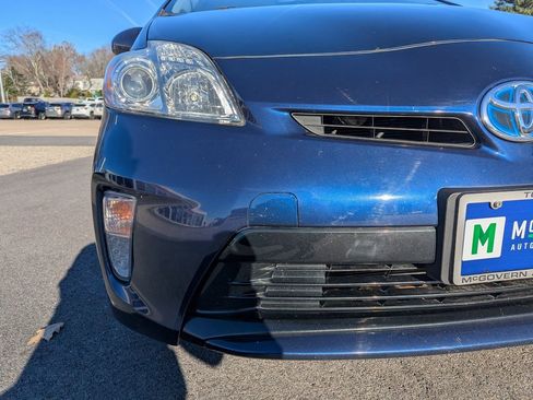 Used 2015 Toyota Prius Three image 9
