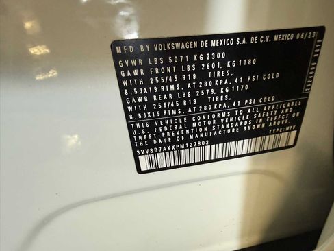 Certified 2023 Volkswagen Tiguan SE R-Line AWD/4WD image 38