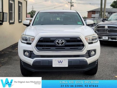 Used 2017 Toyota Tacoma SR5 image 2
