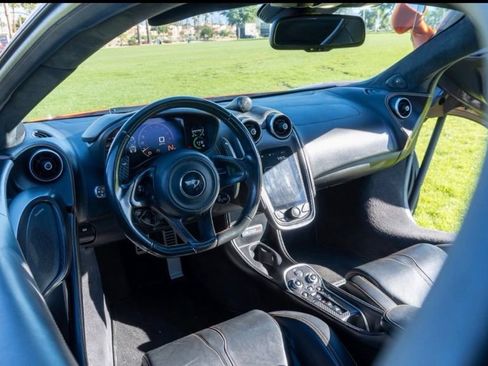 Used 2016 McLaren 570S Coupe RWD image 17
