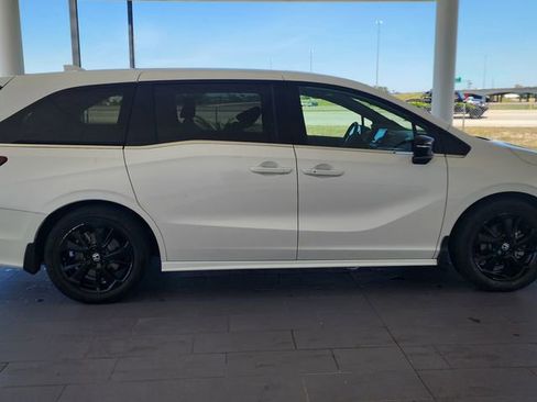 Used 2024 Honda Odyssey Sport image 7