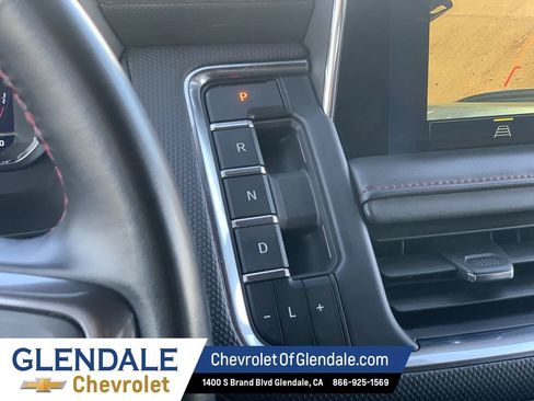 Used 2024 Chevrolet Suburban RST RWD image 13