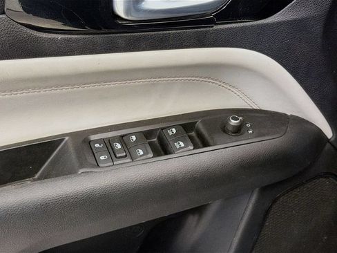 Used 2022 Jeep Compass Limited AWD/4WD image 17