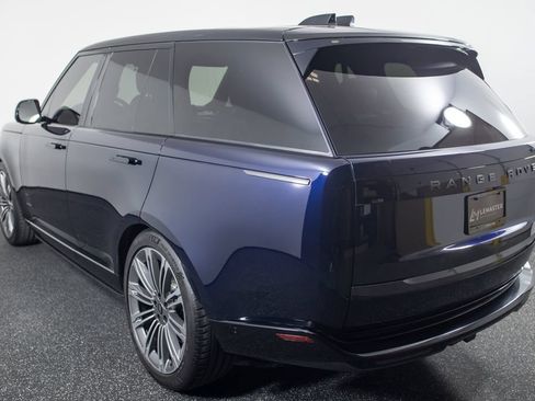 Used 2023 Land Rover Range Rover SE AWD/4WD image 8