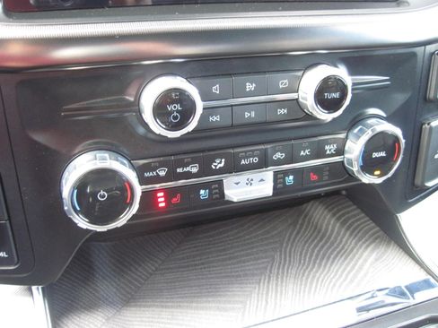 Used 2023 Ford F150 Platinum image 21