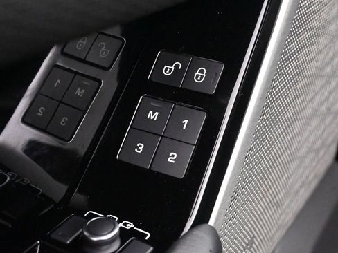 Used 2020 Land Rover Range Rover Velar R-Dynamic S image 35