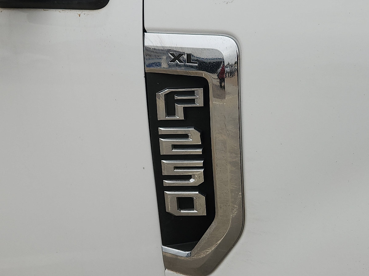 Used 2018 Ford F250 XL w/ Power Equipment Group AWD/4WD image 10