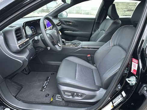 New 2026 Toyota Crown XLE image 18