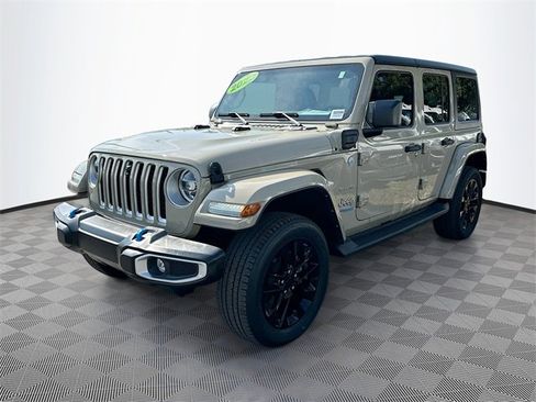 Used 2022 Jeep Wrangler Unlimited Sahara w/ Cold Weather Group image 3