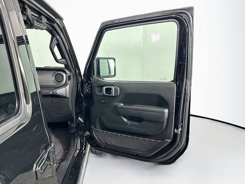 Used 2023 Jeep Wrangler Unlimited w/ Cold Weather Group AWD/4WD image 31