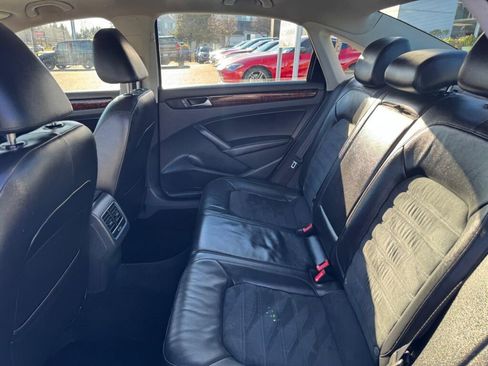 Used 2013 Volkswagen Passat TDI SEL Premium image 11