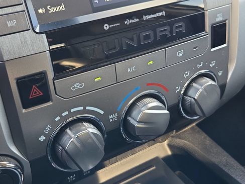 Used 2021 Toyota Tundra SR5 w/ SR5 Leather Package AWD/4WD image 17