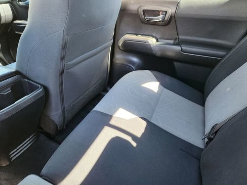 Used 2020 Toyota Tacoma TRD Off-Road w/ Technology Package image 24