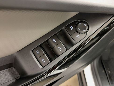 New 2026 Chevrolet Equinox LT w/ Convenience Package II FWD image 12