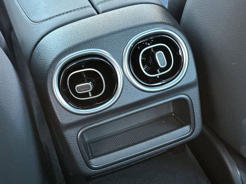 Certified 2025 Mercedes-Benz C 300 4MATIC Sedan image 32