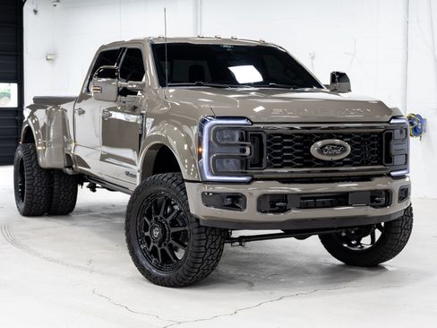 Used 2026 Ford F450 King Ranch w/ Chrome Package AWD/4WD image 3