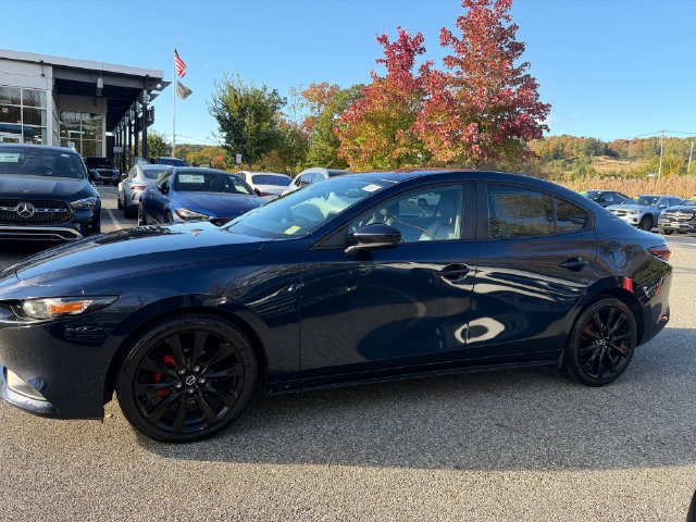 Used 2022 MAZDA MAZDA3 s FWD image 2
