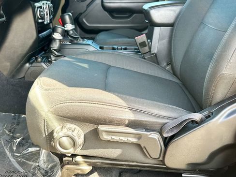 Used 2020 Jeep Gladiator Sport w/ Quick Order Package 24S image 19