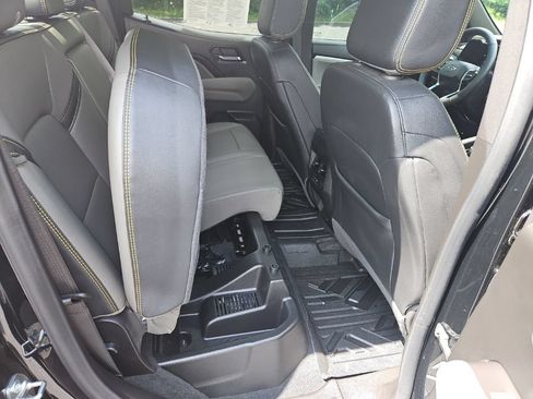 Used 2025 Chevrolet Colorado ZR2 w/ Technology Package AWD/4WD image 30