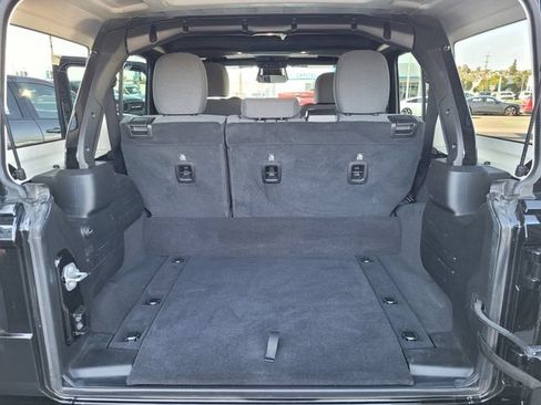 Certified 2025 Jeep Wrangler Unlimited Sahara AWD/4WD image 19