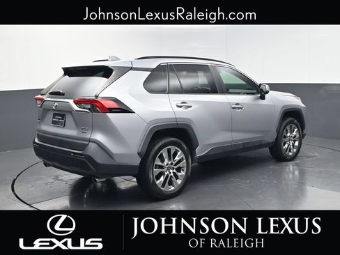 Used 2021 Toyota RAV4 XLE Premium AWD/4WD image 9