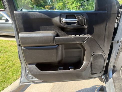 Used 2020 Chevrolet Silverado 1500 Custom w/ Custom Value Package RWD image 19