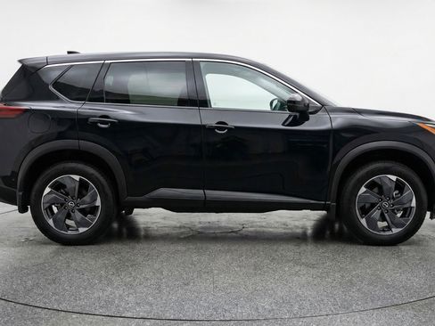 Used 2025 Nissan Rogue SV image 11