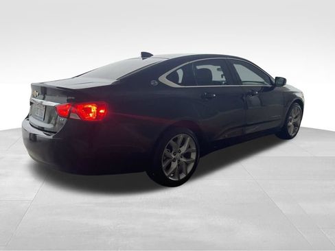 Used 2017 Chevrolet Impala LT FWD image 7