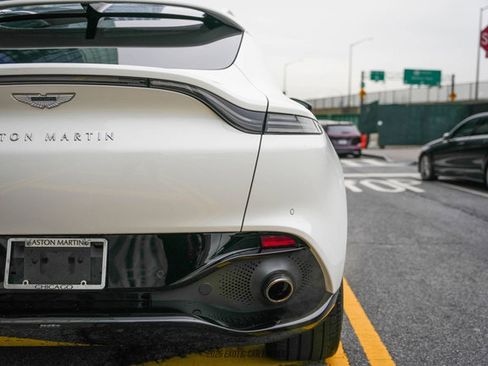 Used 2021 Aston Martin DBX image 68