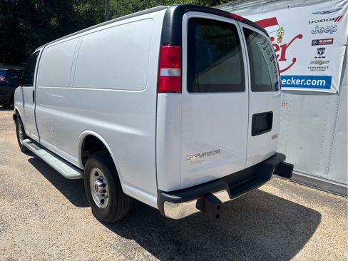Used 2024 GMC Savana 2500 w/ Driver Convenience Package RWD image 8