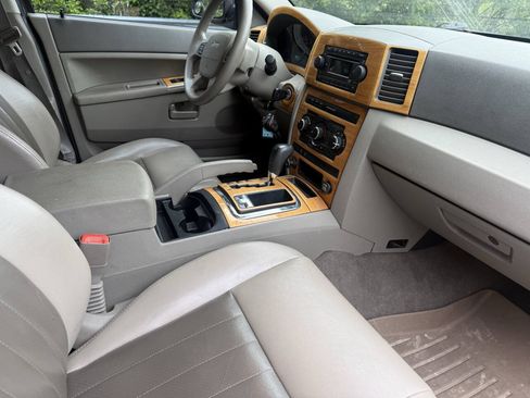 Used 2005 Jeep Grand Cherokee Laredo AWD/4WD image 18