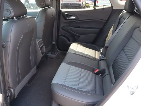 New 2026 Chevrolet Trax LT w/ LT Convenience Package FWD image 19