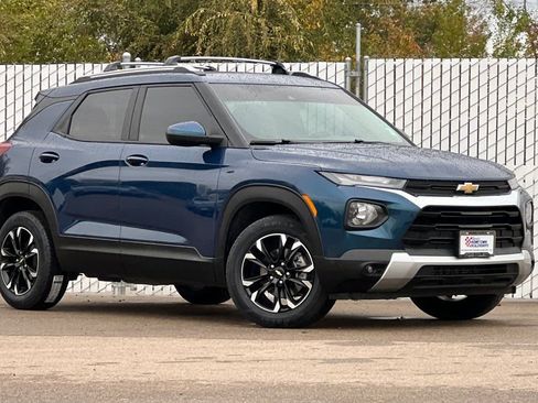 Used 2021 Chevrolet TrailBlazer LT w/ Convenience Package image 2