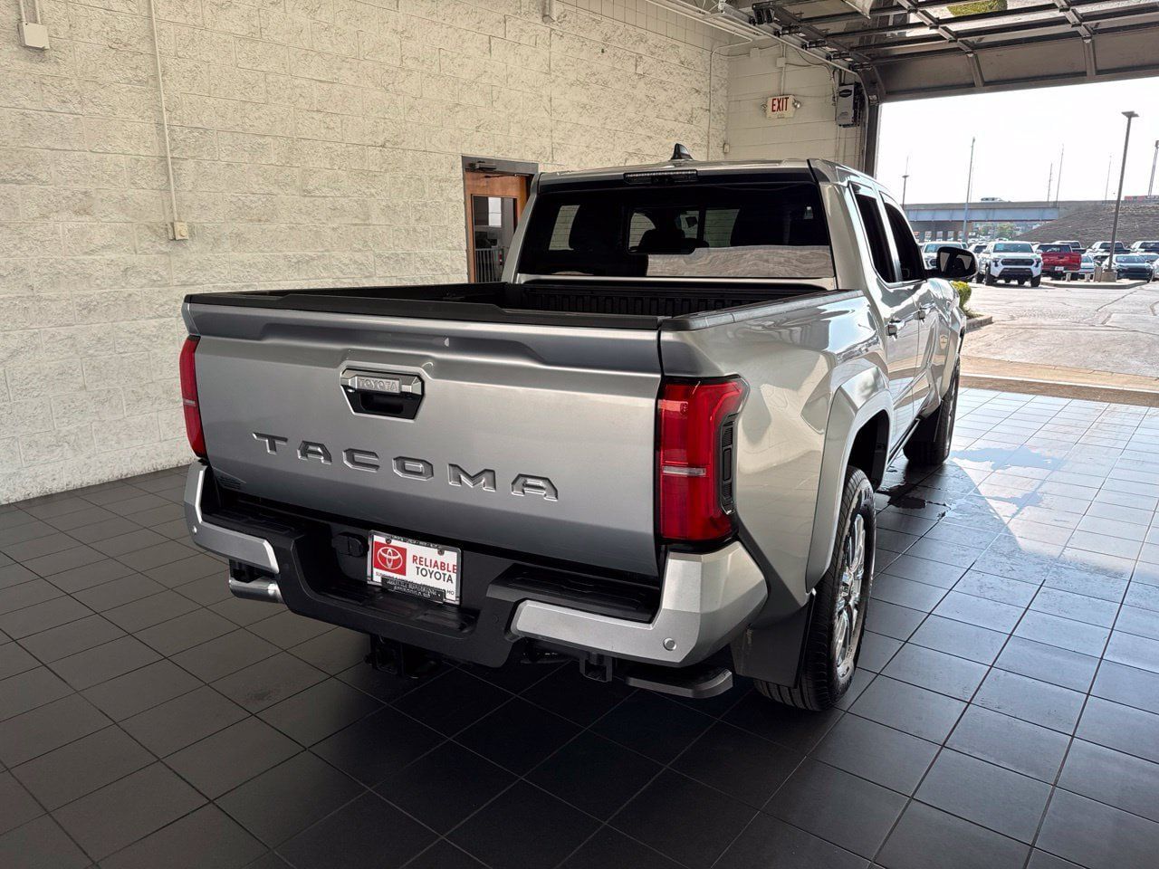 Certified 2025 Toyota Tacoma Limited AWD/4WD image 7