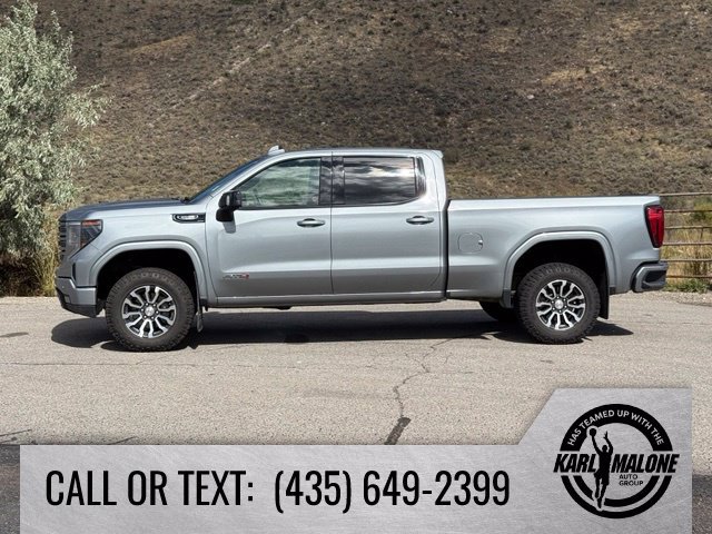 Used 2025 GMC Sierra 1500 AT4 w/ Technology Package AWD/4WD image 2