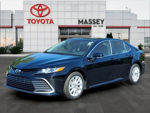 Used 2023 Toyota Camry LE w/ Convenience Package FWD image 7