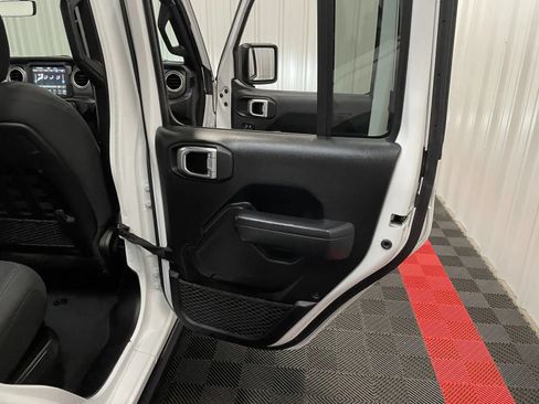 Used 2022 Jeep Wrangler Unlimited Rubicon 4xe AWD/4WD image 42
