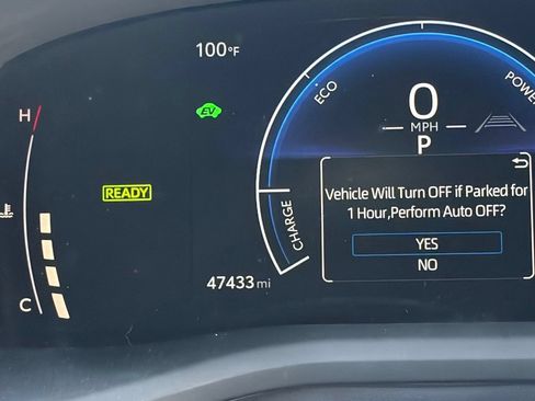 Used 2025 Toyota Camry SE FWD image 12