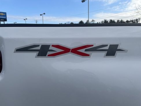 Used 2024 Chevrolet Silverado 2500 LT w/ Convenience Package image 8