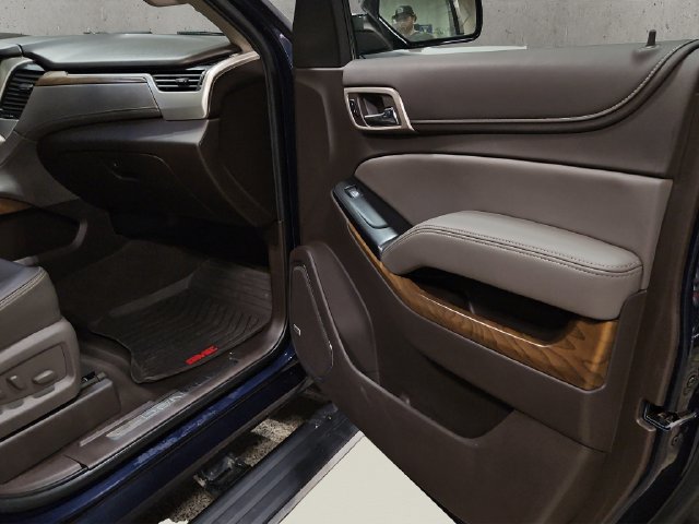 Used 2019 GMC Yukon XL Denali w/ Open Road Package AWD/4WD image 19
