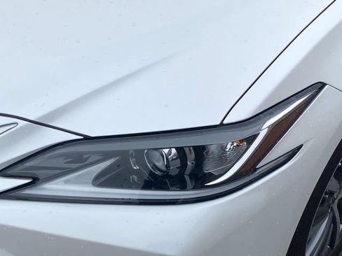 Used 2019 Lexus ES 350 w/ Premium Package image 5