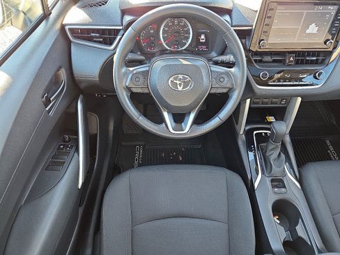 Certified 2022 Toyota Corolla Cross LE image 13