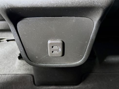 Used 2022 Chevrolet Equinox LT w/ Driver Convenience Package FWD image 25