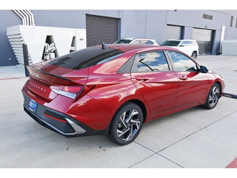 Certified 2025 Hyundai Elantra Sport FWD image 9