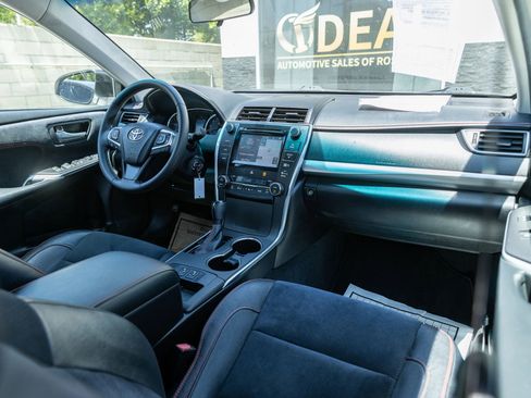 Used 2015 Toyota Camry XSE FWD image 16